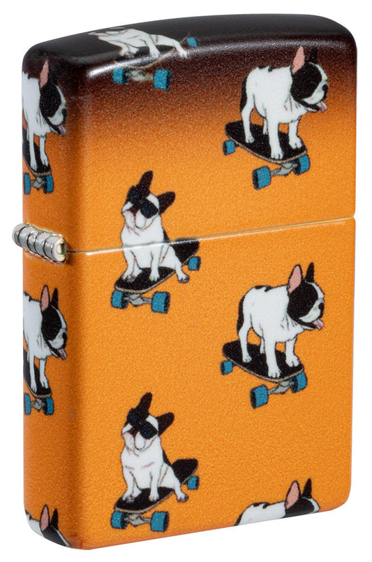 Bulldoggen auf dem Skateboard