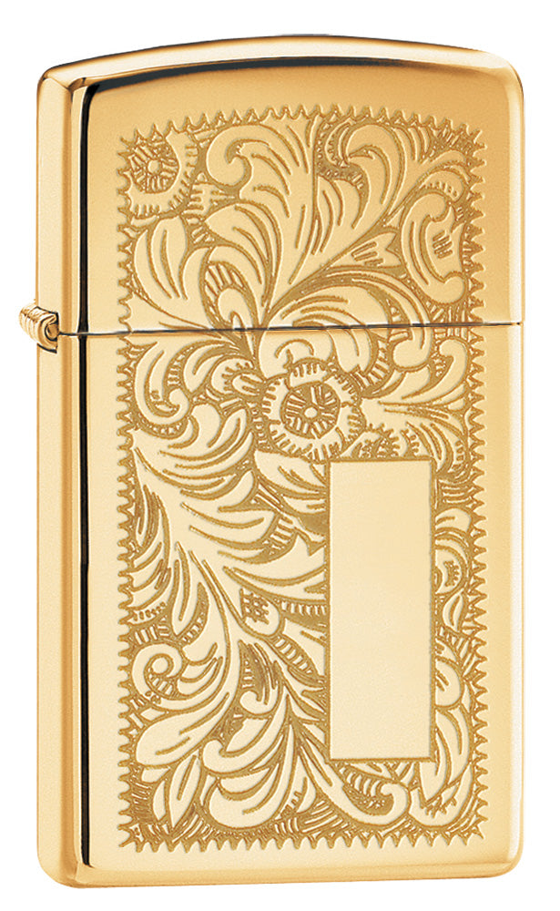 Frontansicht 3/4 Winkel Zippo Feuerzeug Slim Brass mit venezianischem Blumen Design und Intialplatte