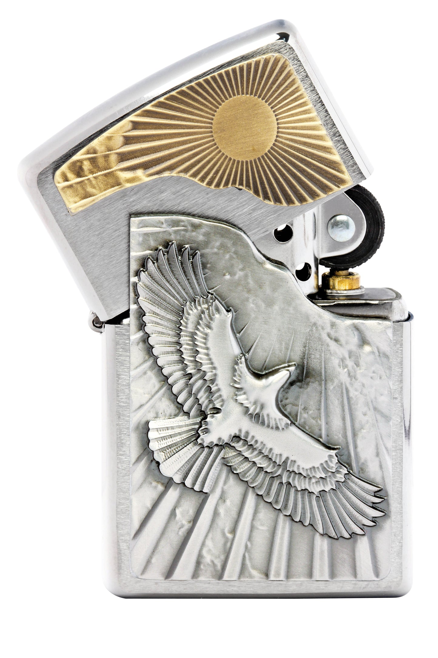 Zippo Feuerzeug Frontansicht halbgeöffnet in gebürstetem Chrom mit Emblem von einem Adler der in Richtung Sonne fliegt