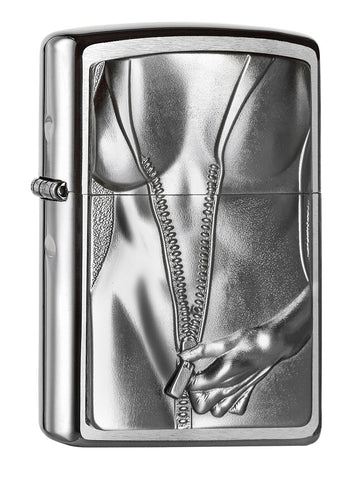 Frontansicht  3/4 Winkel Zippo Feuerzeug chrom Frauenoberkörper mit geöffnetem Body