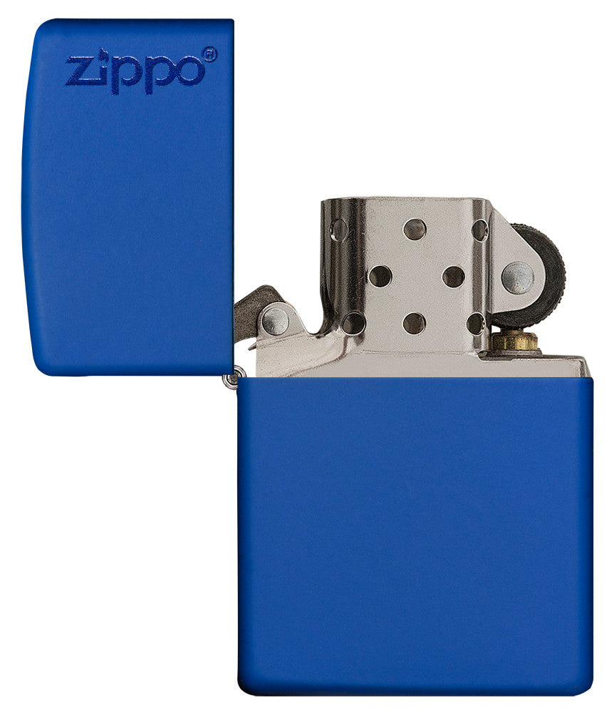 Frontansicht Zippo Feuerzeug Royalblau Matt Basismodel mit Zippo Logo geöffnet