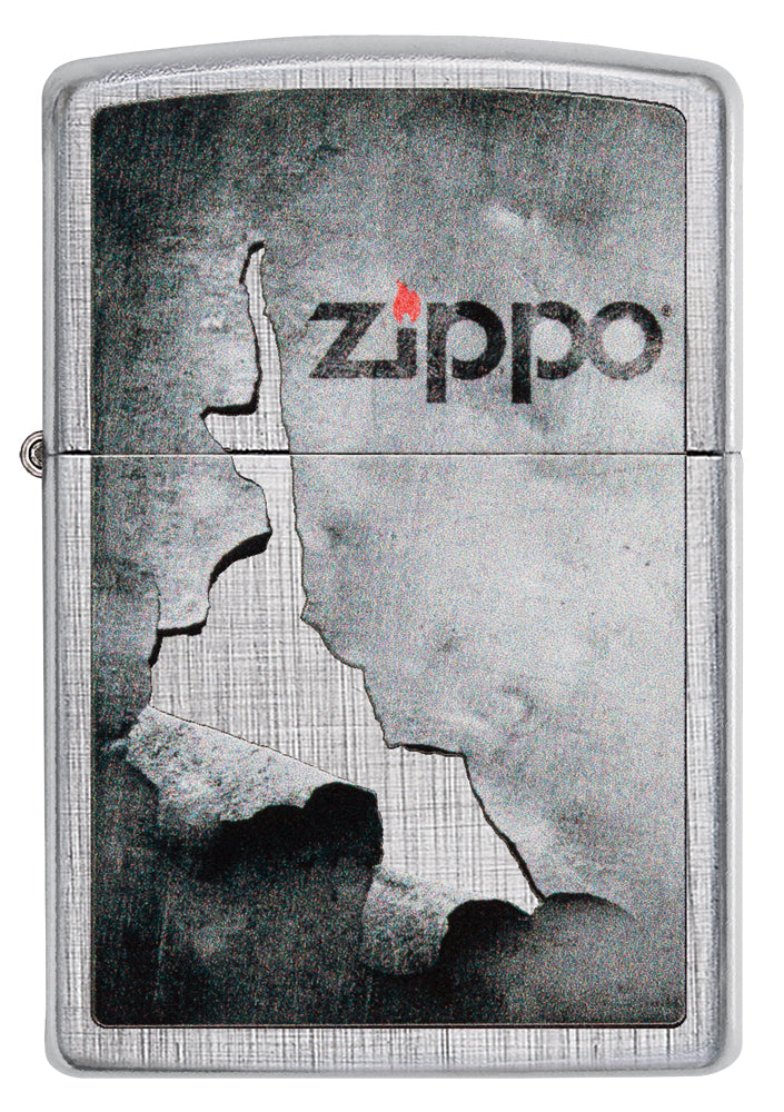 Frontansicht Zippo Feuerzeug chrom Zippo Logo auf abblätterndem Metall