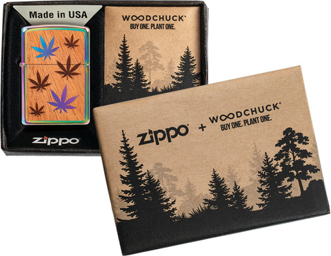 Zippo Woodchuck mit Hanfblättern in offener Box