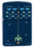 Zippo Feuerzeug Frontansicht ¾ Winkel in dunkelblau mit Retro Motiv Computerspiel Raumschiff gegen Außerirdische