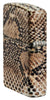 Seitenansicht hinten 3/4 Winkel Zippo Feuerzeug in Farben einer Cobrahaut von allen Seiten bedruckt