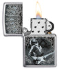 Zippo Feuerzeug Frontansicht gebürstetes Chrom geöffnet und angezündet mit Eric Clapton Bild von Ron Pownall