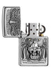 Zippo Feuerzeug Frontansicht gebürstetes Chrom geöffnet mit Emblem von Löwe mit fesselndem Blick und wilder Mähne mit verschiedenen Mustern