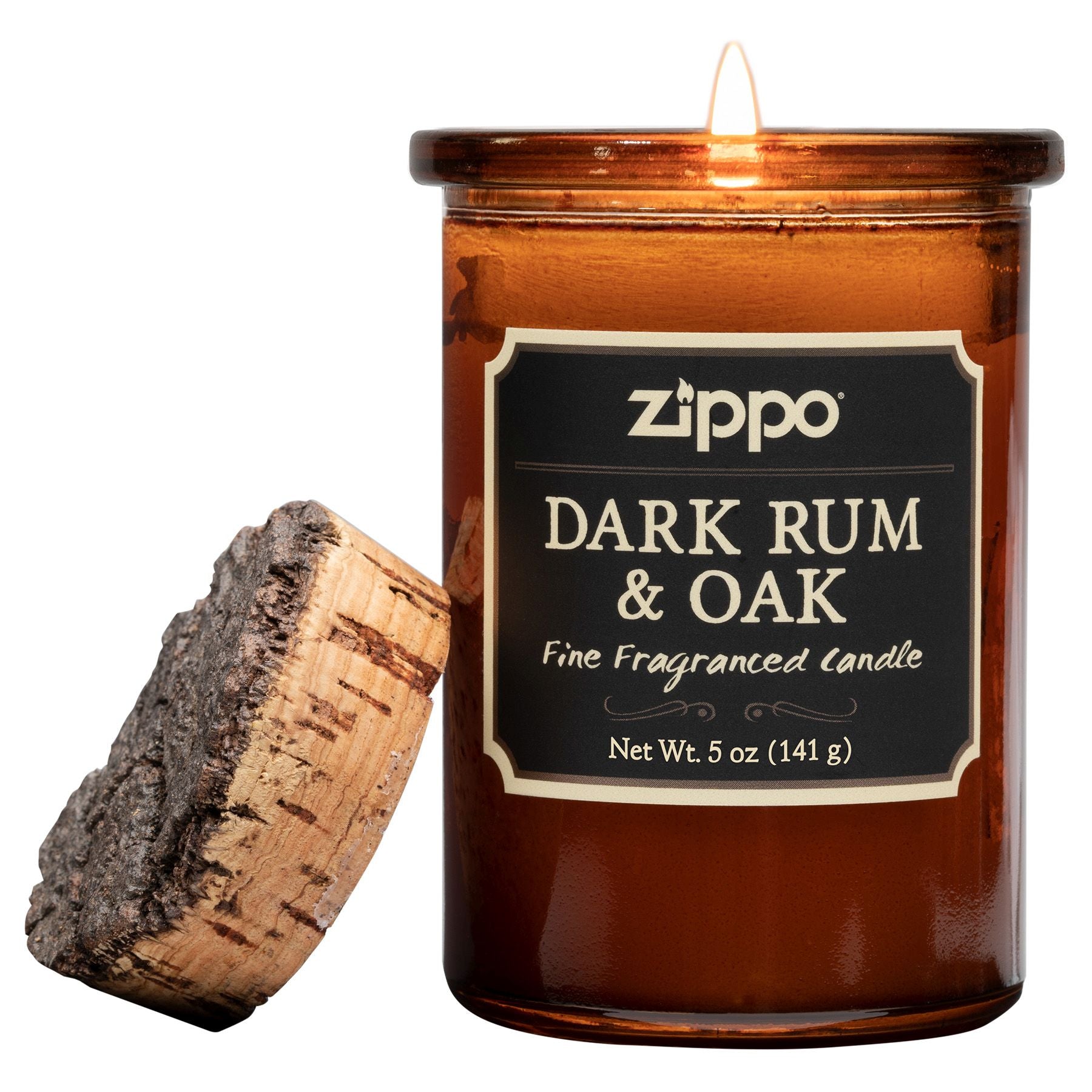 Zippo Kerze Dark Rum und Oak braun mit Deckel aus Kork geöffnet mit Flamme