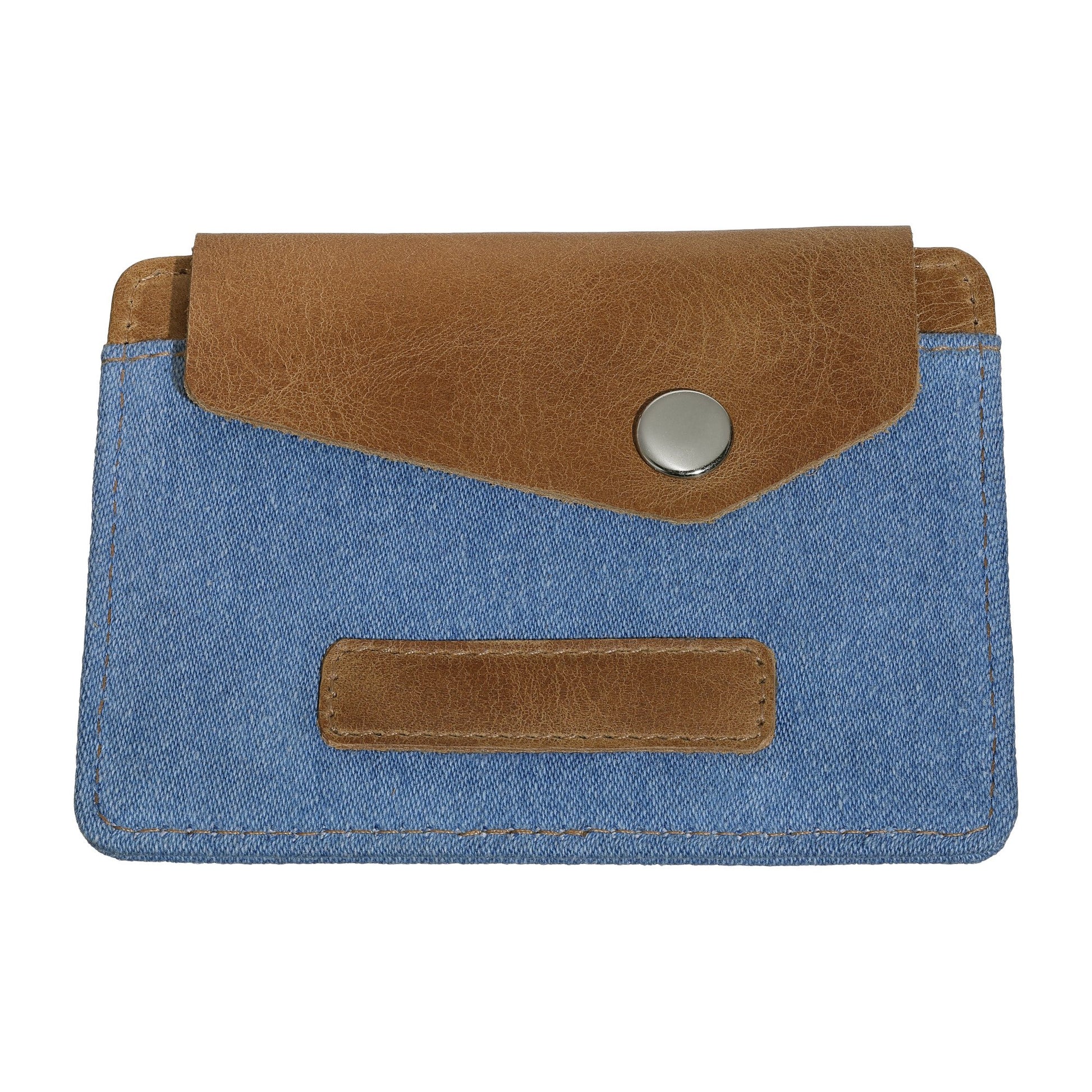 Zippo Kreditkartenetui im Querformat aus Jeansstoff und Leder mit Druckknopf