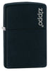Zippo Feuerzeug Frontansicht ¾ Winkel Basismodell in schwarz matt mit Zippo Logo