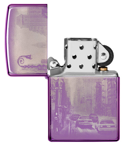 Zippo Feuerzeug Frontansicht hochglanz lila geöffnet mit 360° Abbildung von New York City mit Hochhäusern und amerikanischen Taxis