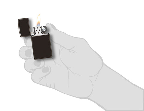 Frontansicht Zippo Feuerzeug Slim High Polish Chrome Basismodell Schwarz geöffnet mit Flamme in stilistischer Hand