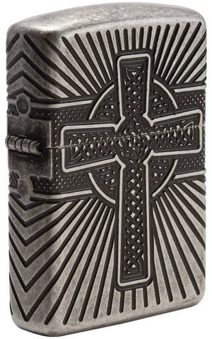 Zippo Feuerzeug Frontansicht ¾ Winkel Armor® Antiksilber mit tiefer Gravur von einem Kreuz mit Heiligenschein