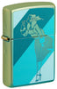 Zippo Feuerzeug Frontansicht ¾ Winkel schimmerndes grün gedruckte Farbabbildung mit rauchender Windy