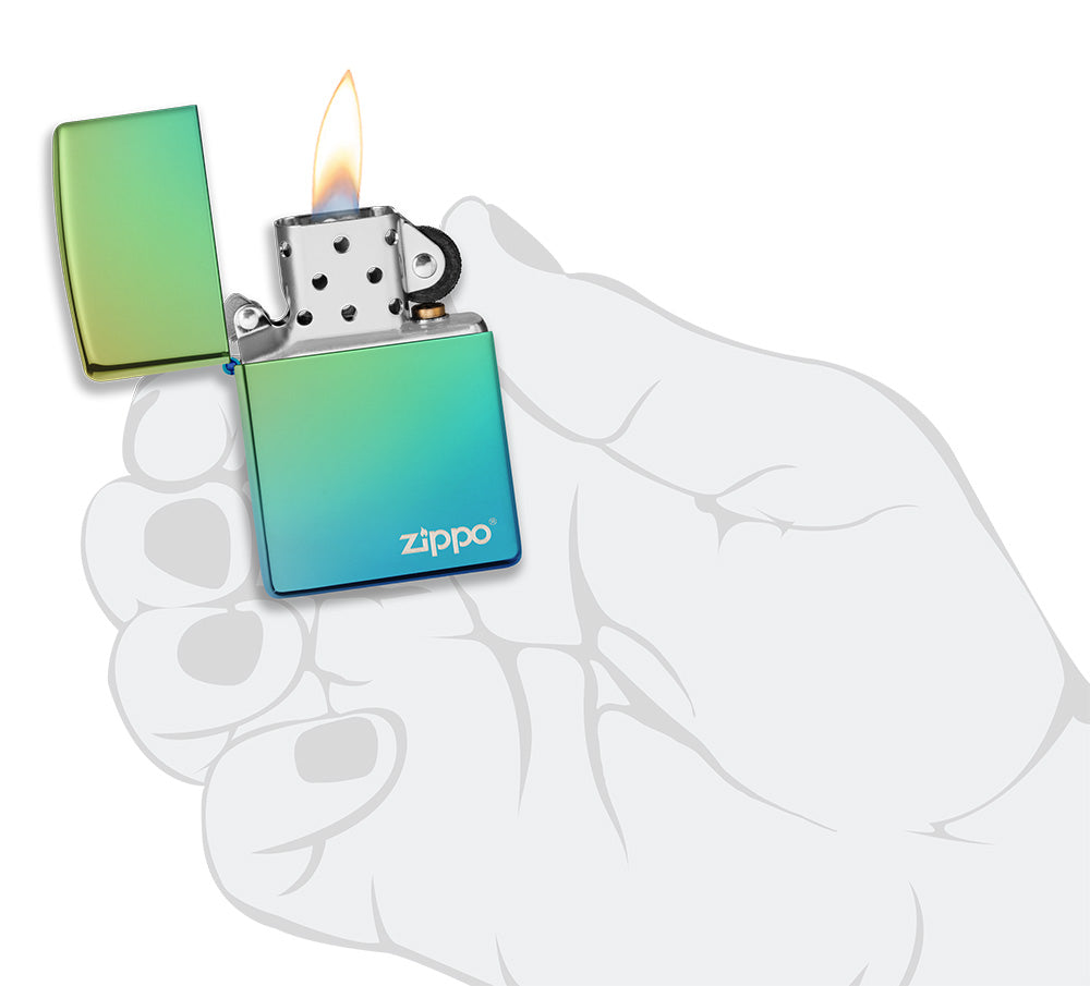 Zippo Feuerzeug Hochglanz grün blau mit Zippo Logo geöffnet mit Flamme in stilisierter Hand