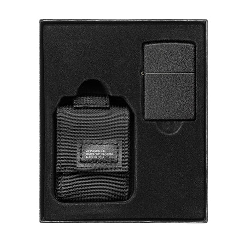 Zippo Feuerzeug Geschenkset Frontansicht Black Crackle Feuerzeug und schwarze Feuerzeugtasche