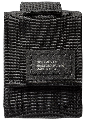 Frontansicht Zippo Feuerzeugtasche in schwarz