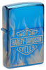 Zippo Feuerzeug Frontansicht ¾ Winkel Hochglanz Blau Fotodruck mit Harley Davidson Logo umgeben von lodernden Flammen