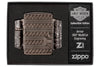 Zippo COTY 2021 Feuerzeug Harley-Davidson® 360 Grad tiefe Gravur Black Ice in geöffneter Luxusverpackung
