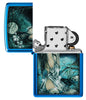 Zippo Feuerzeug hochglanzblau in mystischer Szenerie mit leichtbekleideter Dame am See umgeben von Schädeln sowie Krähen geöffnet ohne Flamme