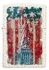 Zippo Feuerzeug Frontansicht Mercury Glass mit farbiger Abbildung der Freiheitsstatue und amerikanische Flagge im Hintergrund