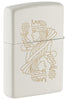 Zippo Feuerzeug Rückansicht ¾ Winkel mattweiß mit zweiseitiger Lasergravur einer Königin mit Diadem sowie Blume