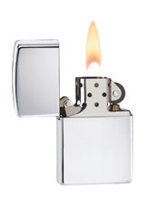 Zippo Feuerzeug Basismodell Chrom Hochglanz geöffnet mit Flamme