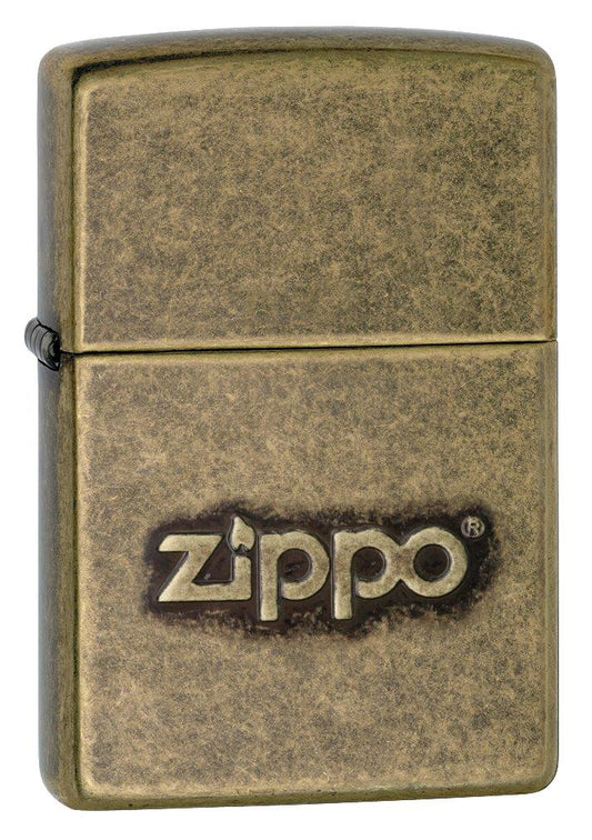 Frontansicht 3/4 Winkel Zippo Feuerzeug Messing antik Zippo Logo auf unterem Teil eingestanzt