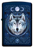 Zippo Feuerzeug Frontansicht in marineblau matt mit Wolfsgesicht Abbildung und diversen fantasievollen Elementen designt von Anne Stokes