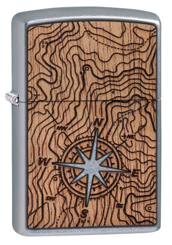 Frontansicht 3/4 Winkel Zippo Feuerzeug Woodchuck Landkarte mit Kompass