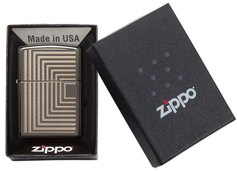 Zippo Feuerzeug Frontansicht Black Ice® mit eingravierten geometrisch angeordneten Linien in offener Box