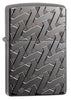 Frontansicht 3/4 Winkel Zippo Feuerzeug grau glänzend mit verschlungenen Zick-Zack-Linien
