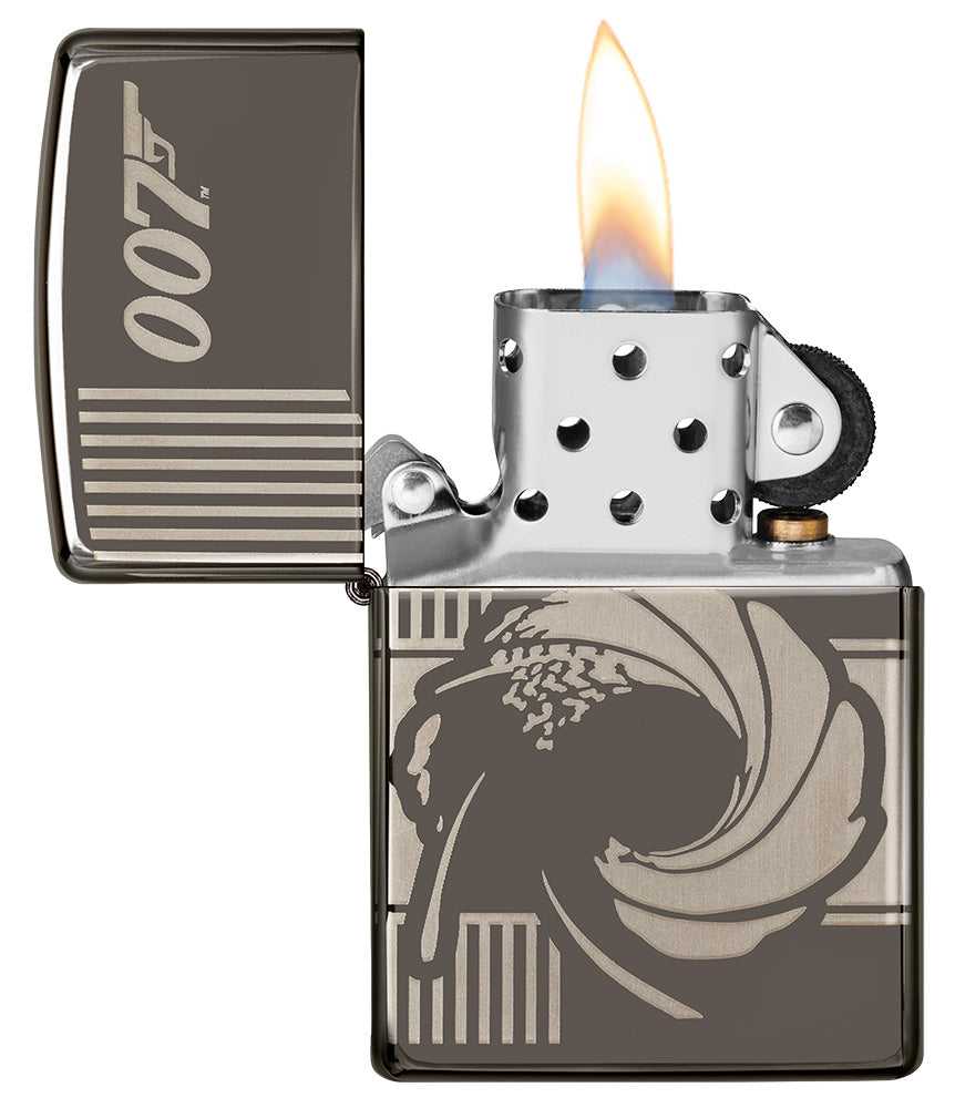 Frontansicht Zippo Feuerzeug grau glänzend James Bond 007 geöffnet mit Flamme