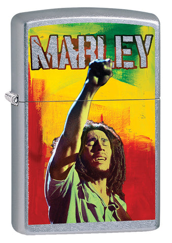 Zippo Feuerzeug Frontansicht ¾ Winkel verchromt mit farbiger Abbildung von Bob Marley mit erhobener Faust